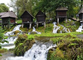 Two Sides of a Controversial Sultan